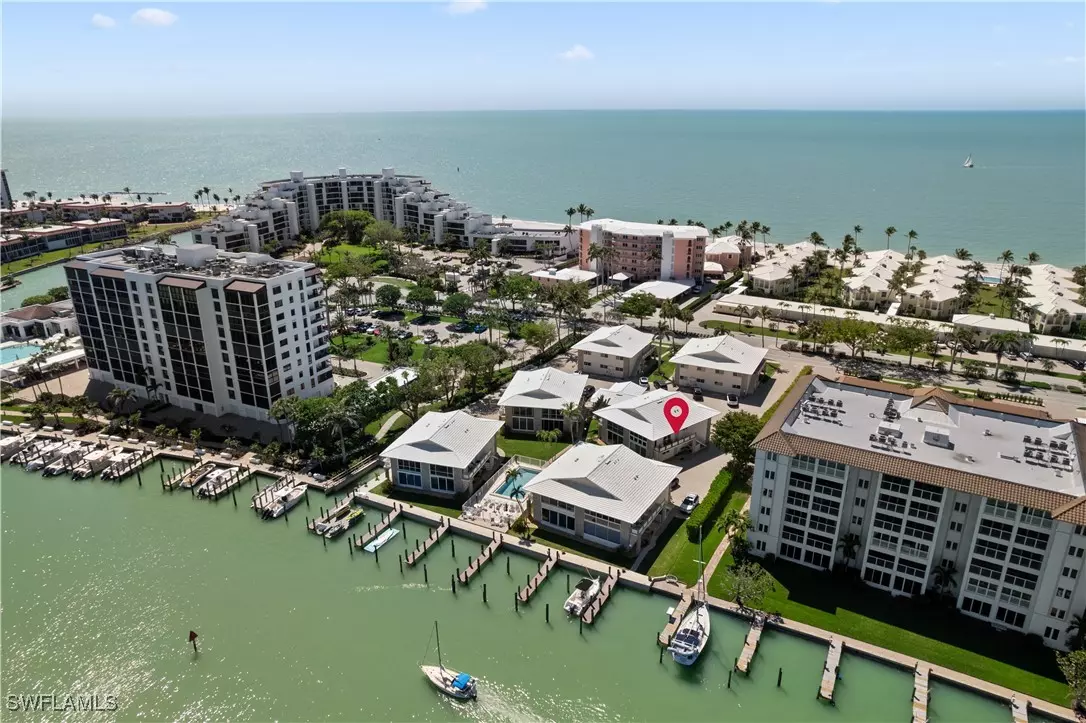 Naples, FL 34103,2500 Gulf Shore BLVD N #N7