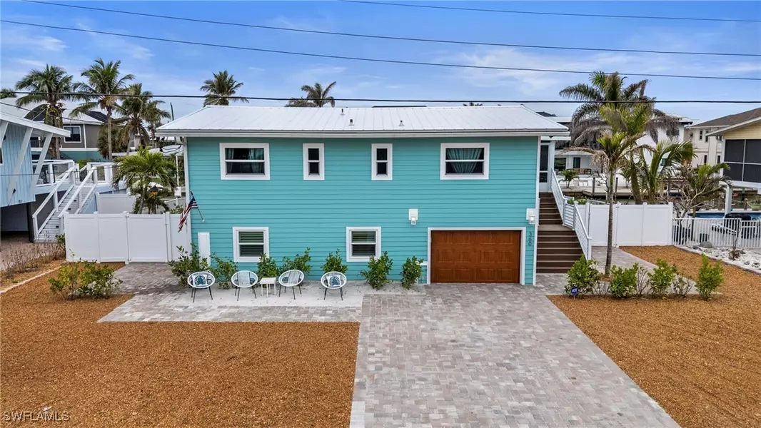 360 Bayland RD, Fort Myers Beach, FL 33931