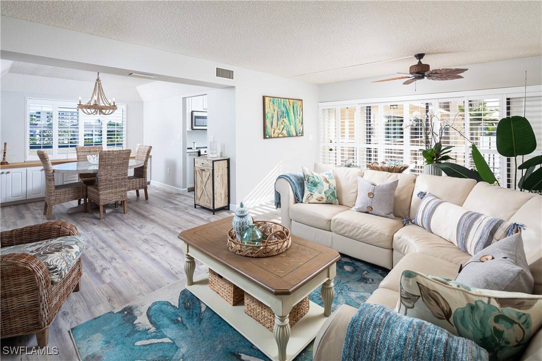 Naples, FL 34103,3200 Gulf Shore BLVD N #306