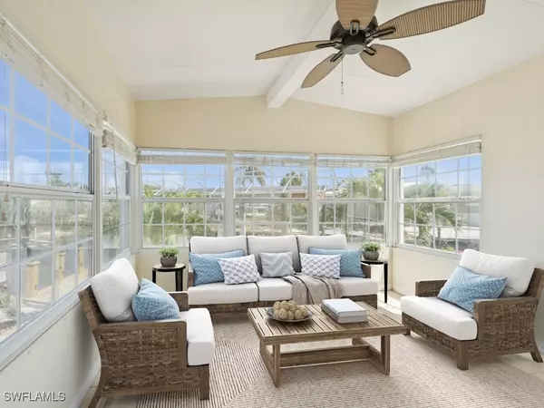12 Nancy LN, Fort Myers Beach, FL 33931