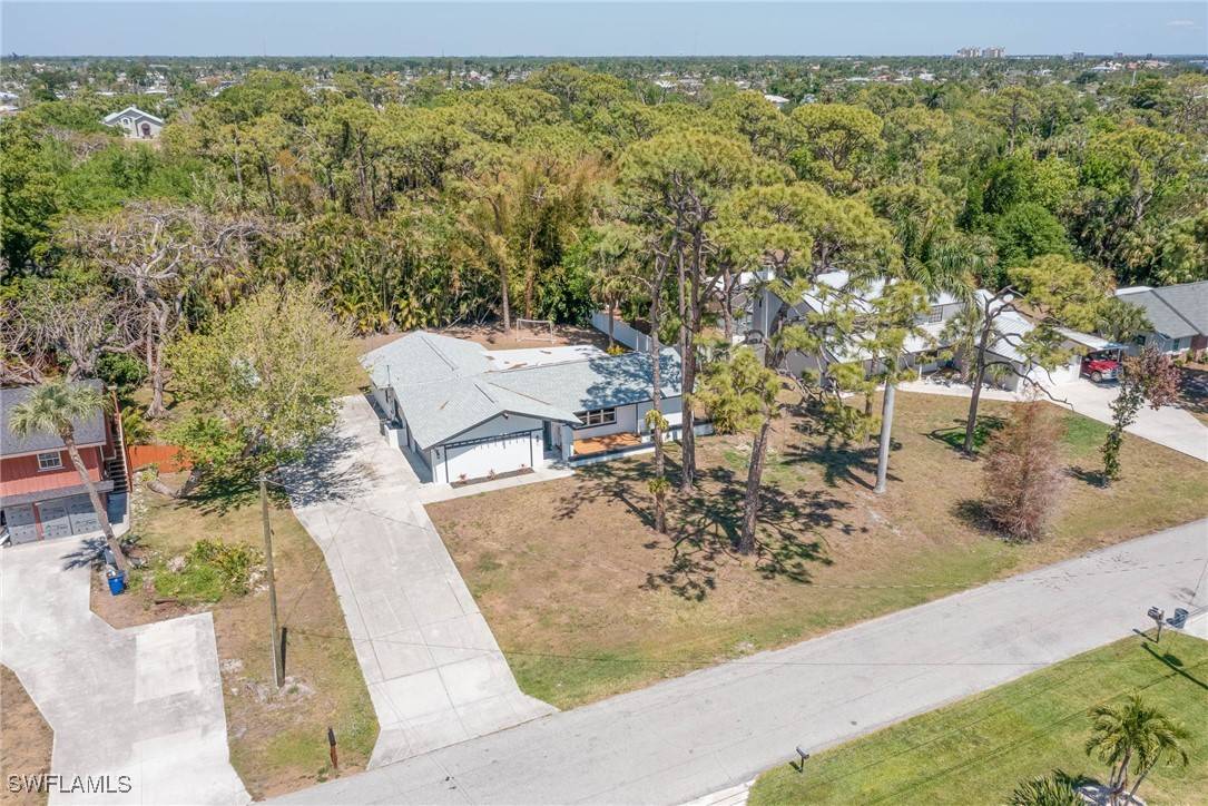 1846 Seafan CIR, North Fort Myers, FL 33903