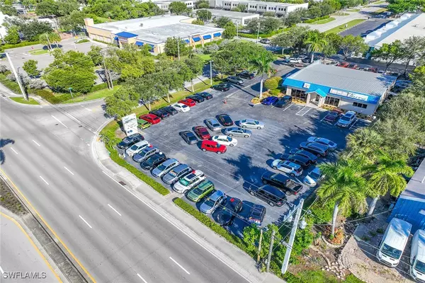 1701 Pine Ridge RD, Naples, FL 34109