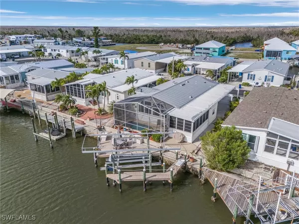 3024 Sloop LN, St James City, FL 33956