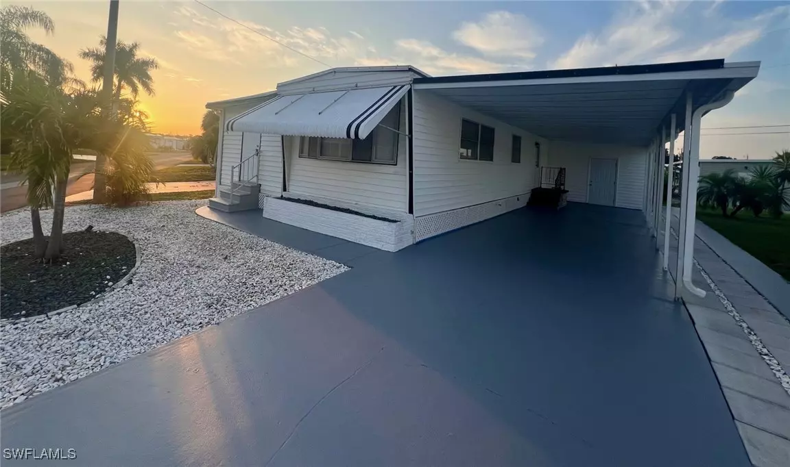 North Fort Myers, FL 33917,174 Overland TRL
