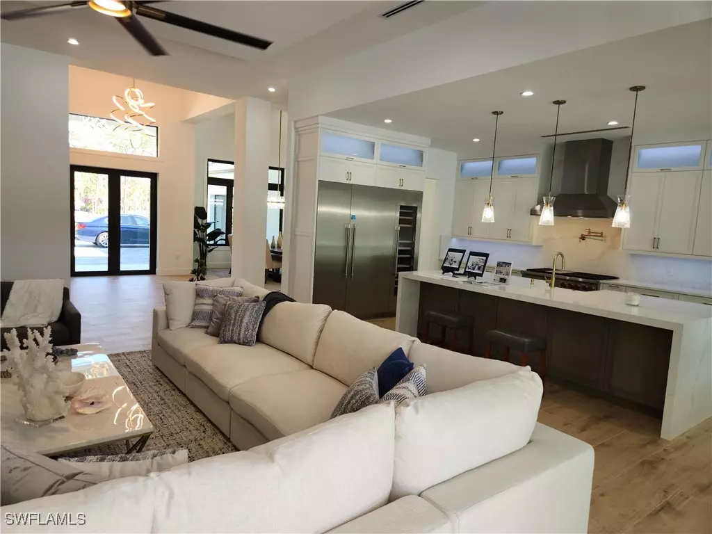 Naples, FL 34119,1125 Oakes BLVD
