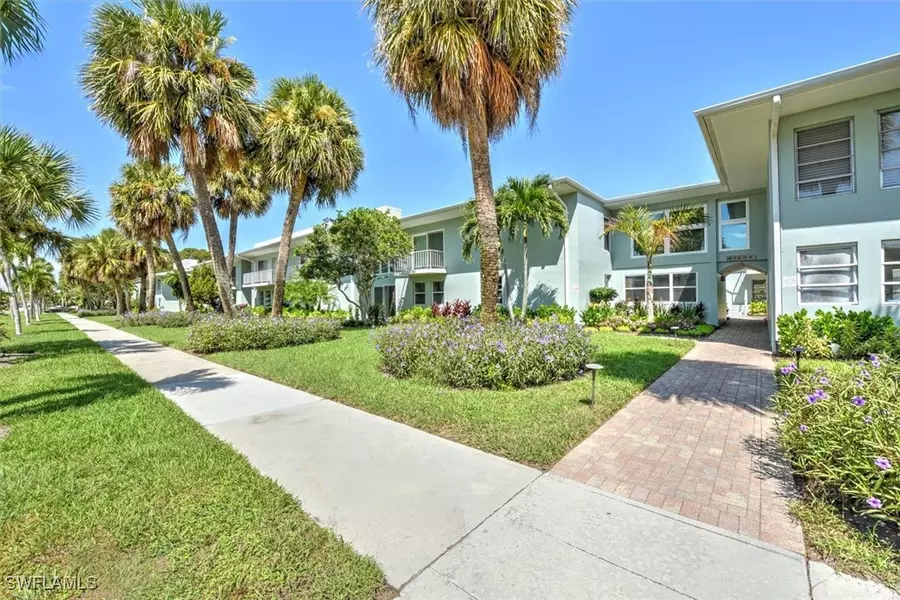 677 12th AVE S #677, Naples, FL 34102
