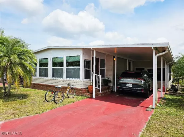 94 Poinsettia DR, Fort Myers, FL 33905