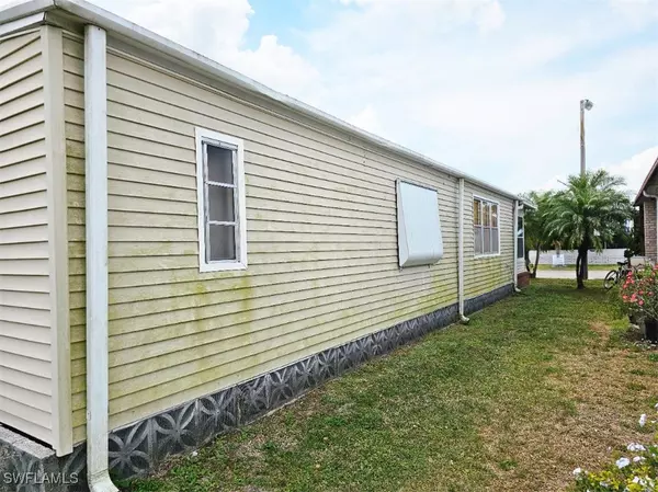 Fort Myers, FL 33905,94 Poinsettia DR