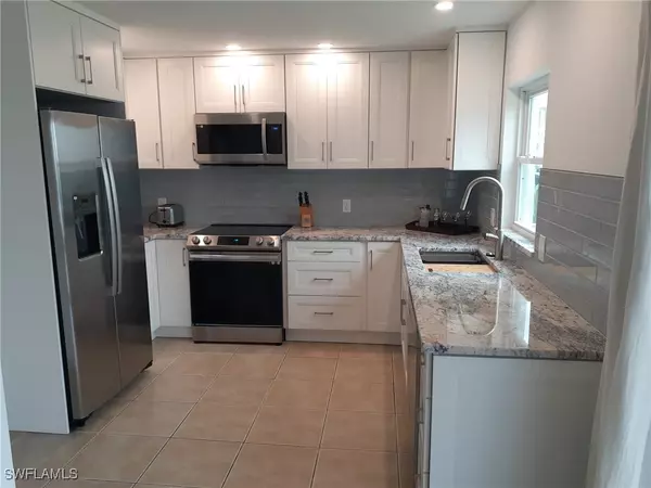 Matlacha, FL 33993,2585 3rd ST