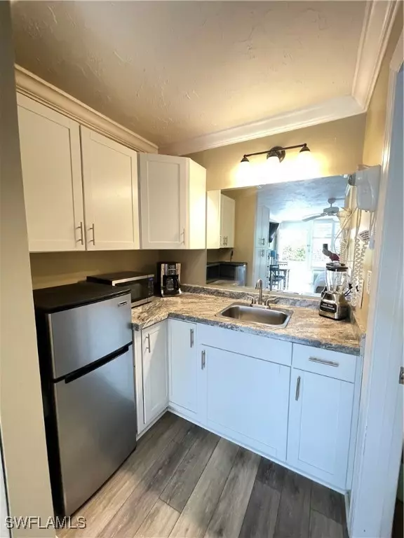 Naples, FL 34103,2555 TAMIAMI TRL N #115