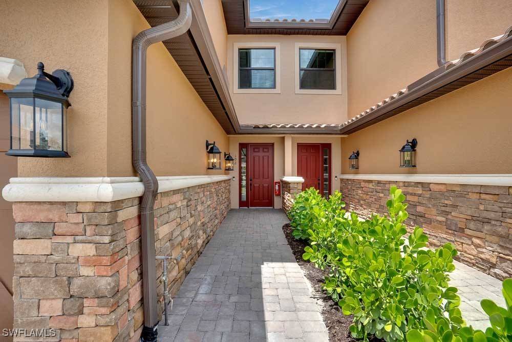 Naples, FL 34114,15320 Lucerna ST #102