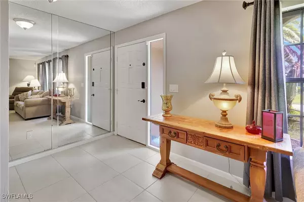 Cape Coral, FL 33990,423 SE 17th ST