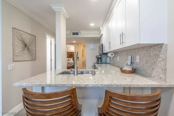 Marco Island, FL 34145,10 Tampa PL #401