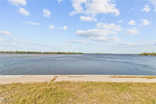Matlacha, FL 33993,11915 Island AVE