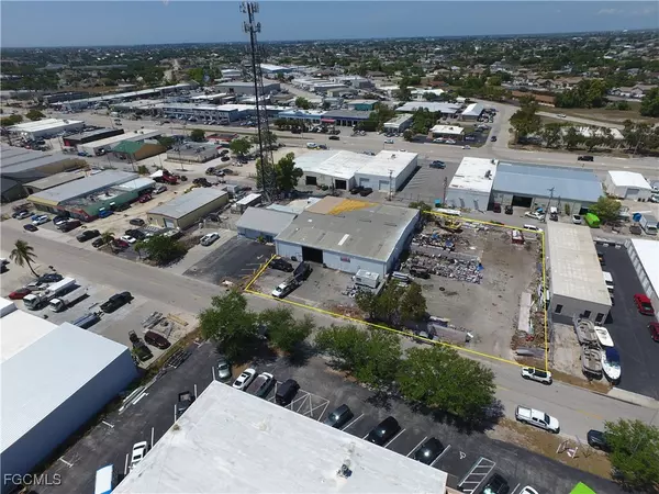 Cape Coral, FL 33990,1016 SE 12th AVE