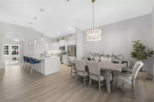 10304 Porto Romano DR, Miromar Lakes, FL 33913