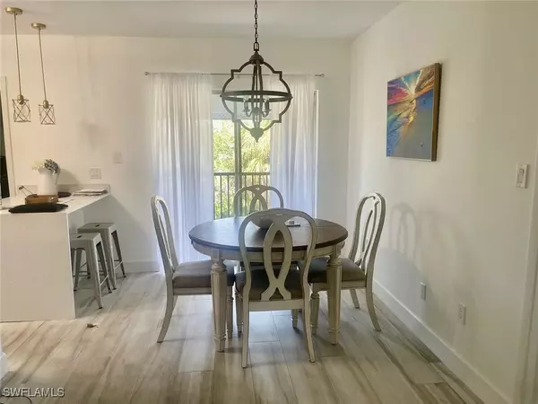788 Park Shore DR #H36, Naples, FL 34103
