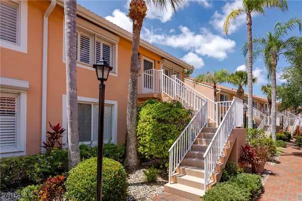 Naples, FL 34114,6660 Beach Resort DR #16