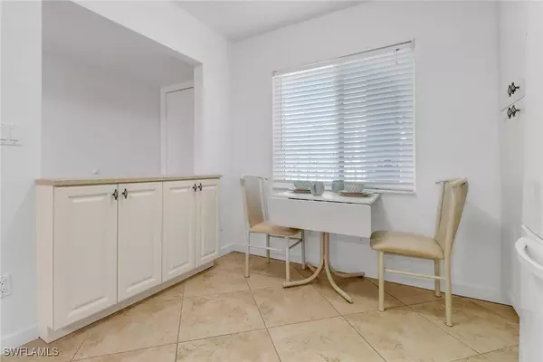 Naples, FL 34112,5985 Bloomfield CIR #D203