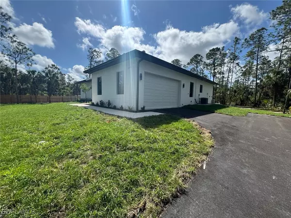 Naples, FL 34117,2852 6th AVE SE