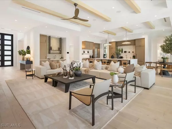 Naples, FL 34103,612 Binnacle DR