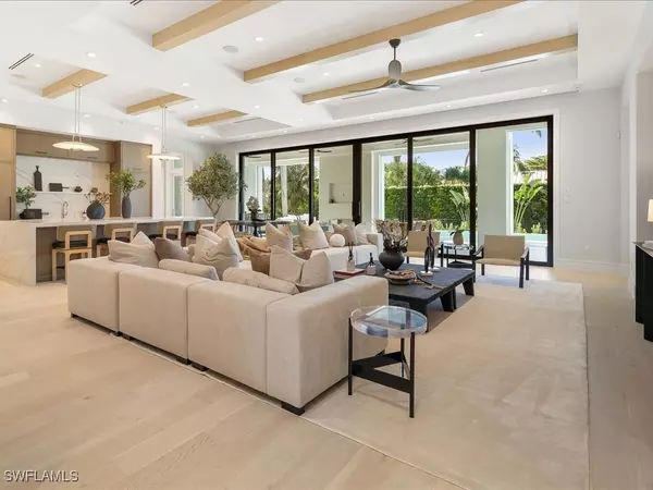 Naples, FL 34103,612 Binnacle DR