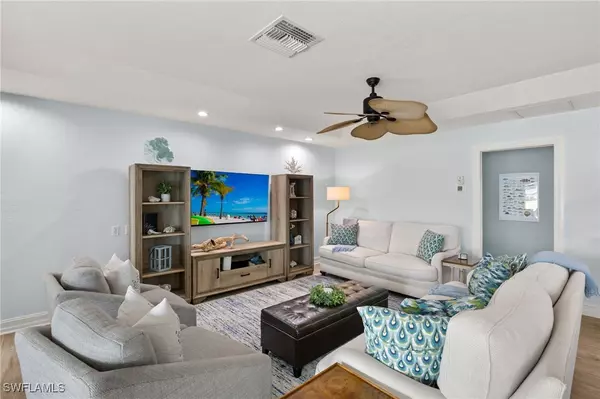 Marco Island, FL 34145,1236 Lamplighter CT