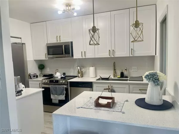 Naples, FL 34103,788 Park Shore DR #H36