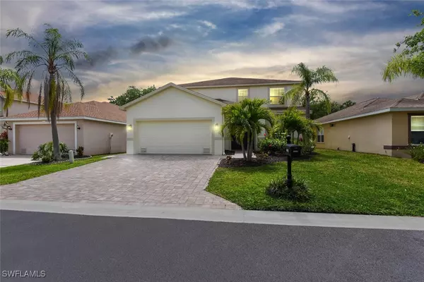 8883 Falcon Pointe LOOP, Fort Myers, FL 33912