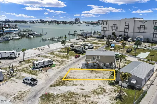 Fort Myers Beach, FL 33931,19281 #32 San Carlos BLVD