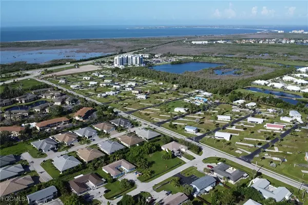 Fort Myers, FL 33908,13410 Pine Needle LN