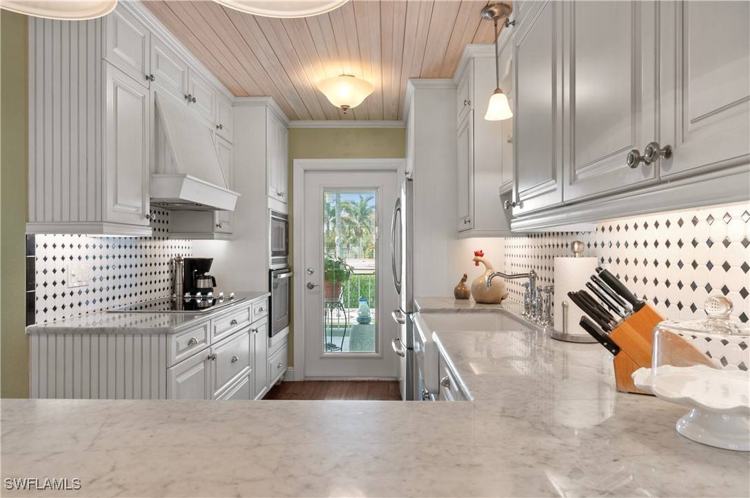 Naples, FL 34102,424 12th AVE S #C424