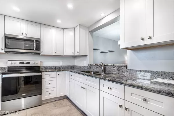 Fort Myers, FL 33907,1660 Pine Valley DR #107