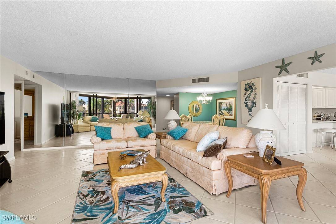 Marco Island, FL 34145,845 Collier CT #204