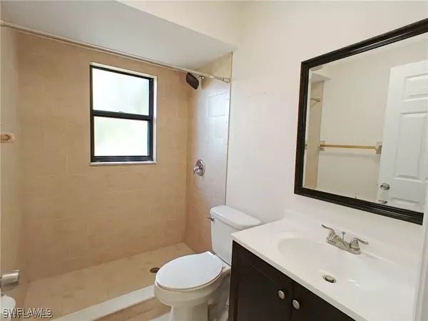 Cape Coral, FL 33990,316 SE Santa Barbara PL