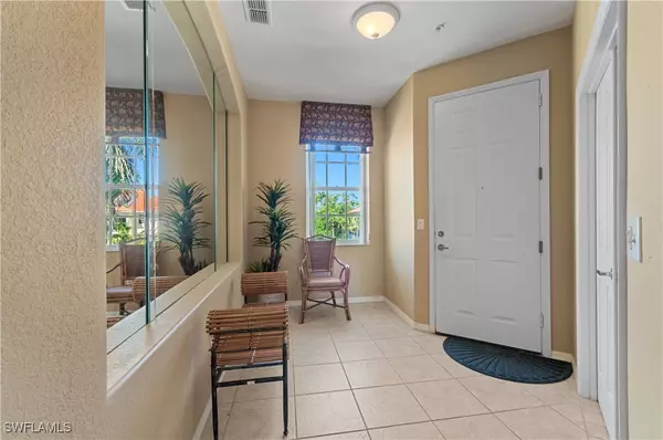 Naples, FL 34112,4834 Hampshire CT #207