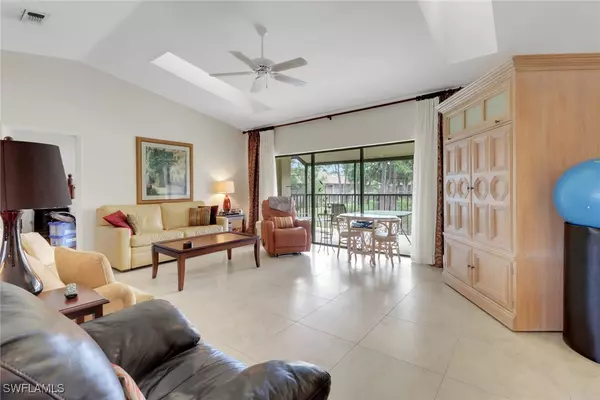 Naples, FL 34105,3207 Horse Carriage WAY #406