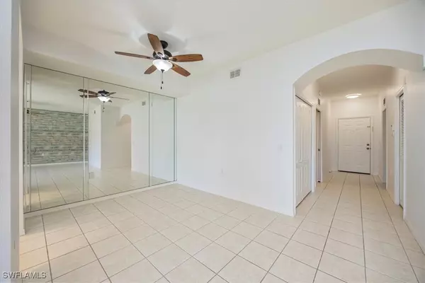 Naples, FL 34112,3820 Sawgrass WAY #3013