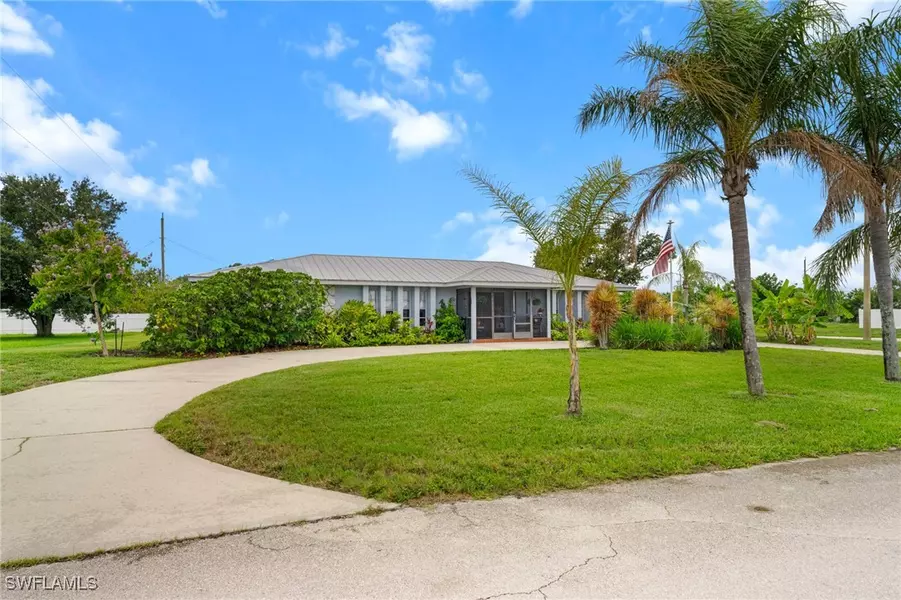 5205 York CT, Cape Coral, FL 33904