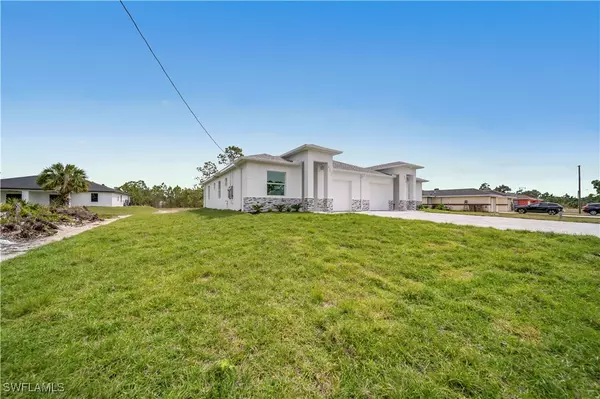 Lehigh Acres, FL 33974,1153-1155 Countess AVE