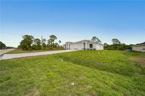 Lehigh Acres, FL 33974,1153-1155 Countess AVE
