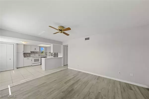 Cape Coral, FL 33914,5032 Chiquita BLVD S #101