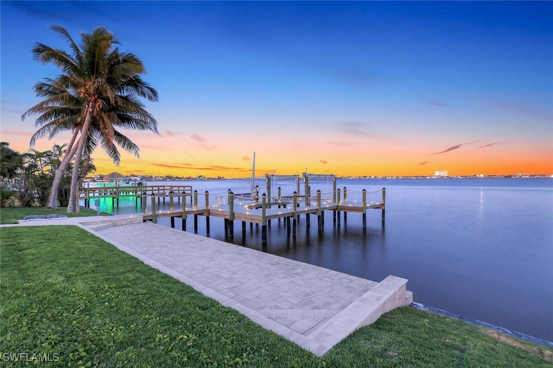 5249 Nautilus DR, Cape Coral, FL 33904