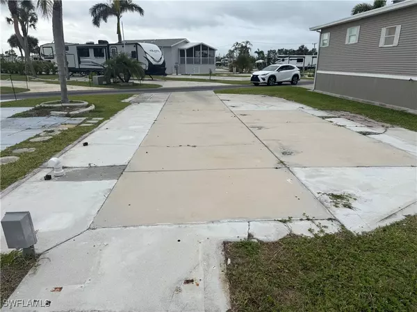 Fort Myers, FL 33908,19681 Summerlin #43 RD