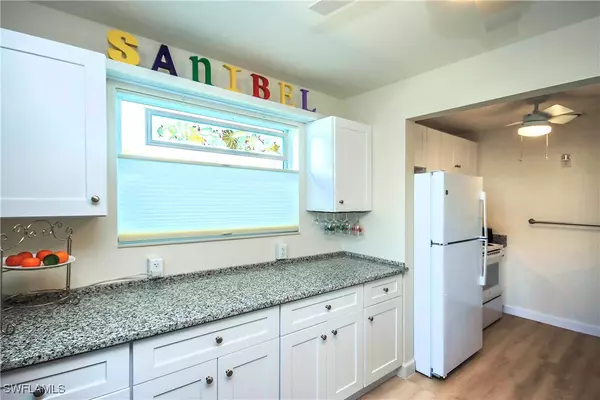 Sanibel, FL 33957,561 Periwinkle WAY #F1