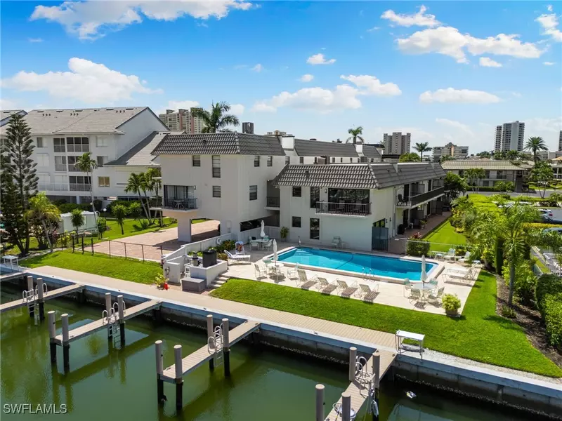911 Huron CT #9, Marco Island, FL 34145