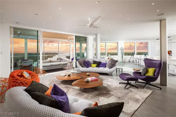 Naples, FL 34110,425 Dockside DR #905