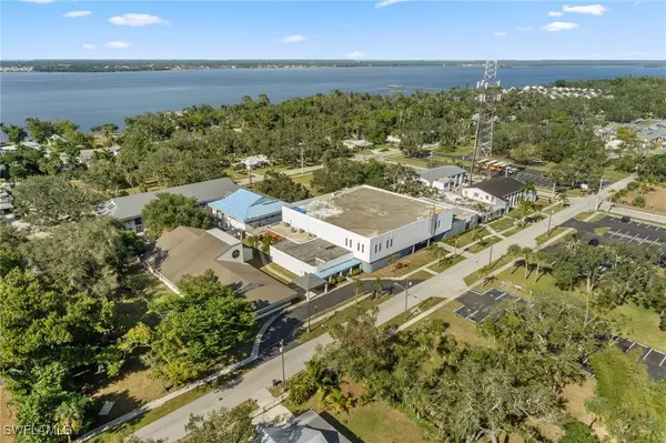 940 Tarpon ST, Fort Myers, FL 33916