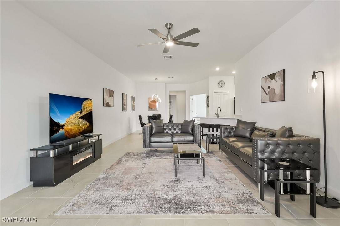 Estero, FL 33928,19501 Hinkley DR