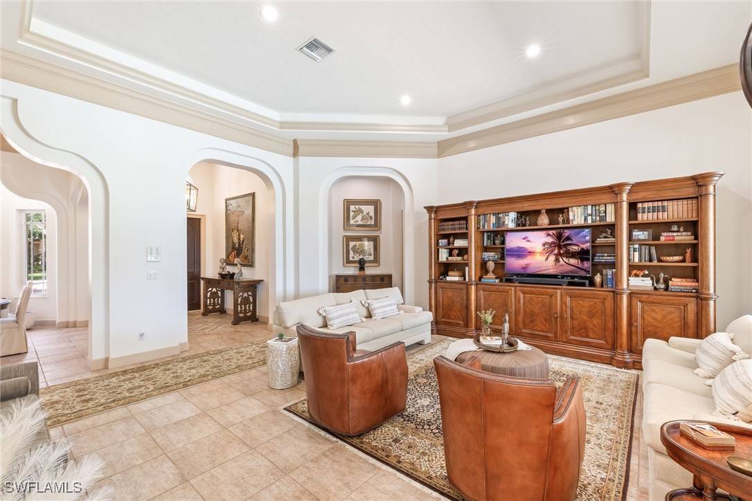 Naples, FL 34105,2952 Gardens BLVD
